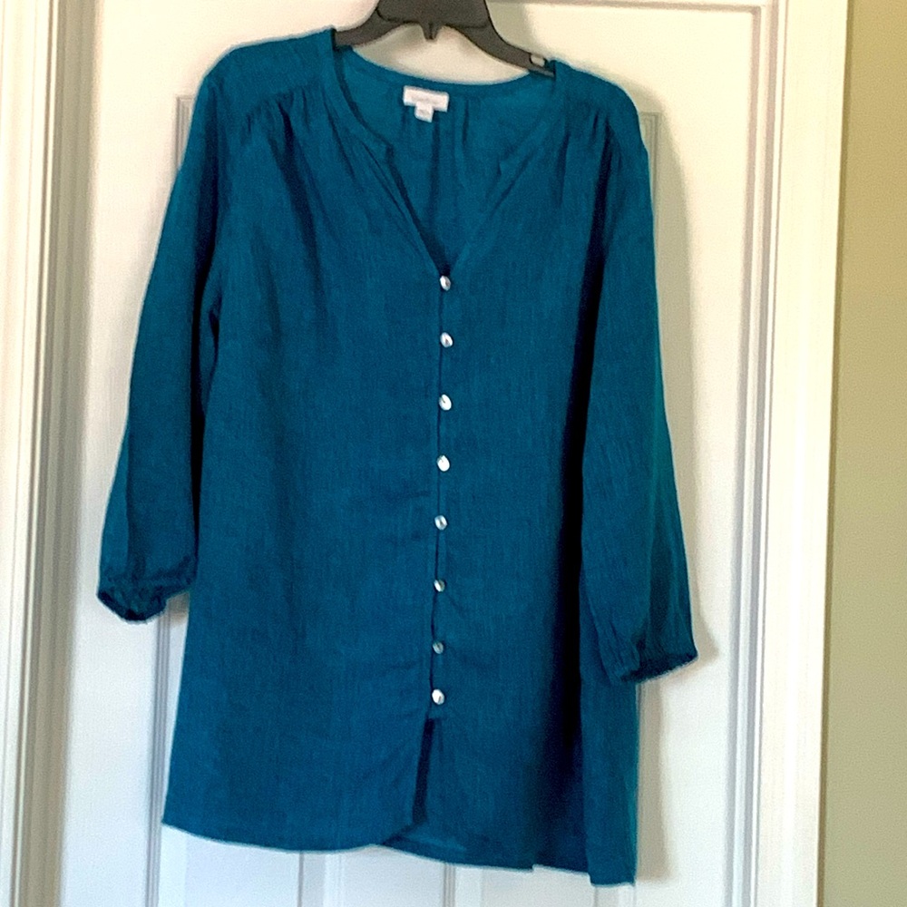 JJill blouse with 3/4 length sleeves. Beautiful deep blue/green color.
